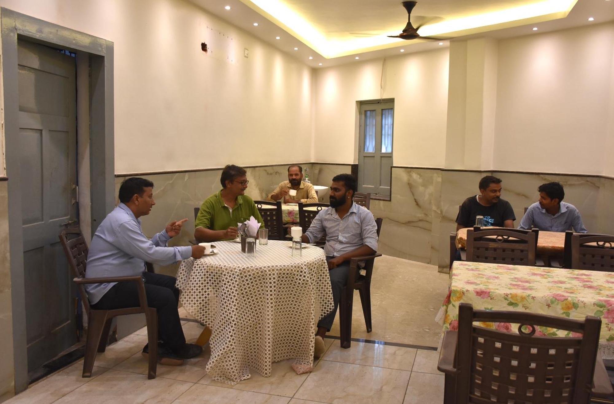 Hotel R B International Varanasi Eksteriør billede