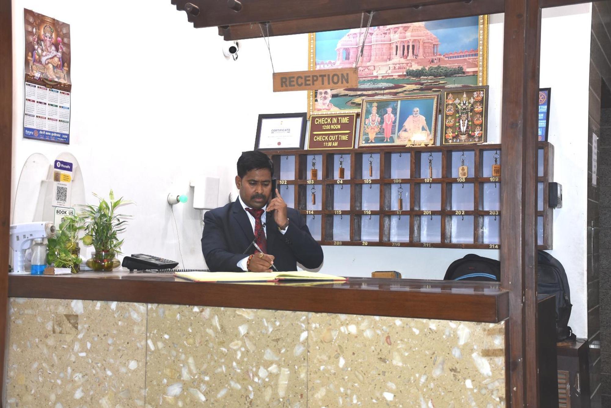 Hotel R B International Varanasi Eksteriør billede
