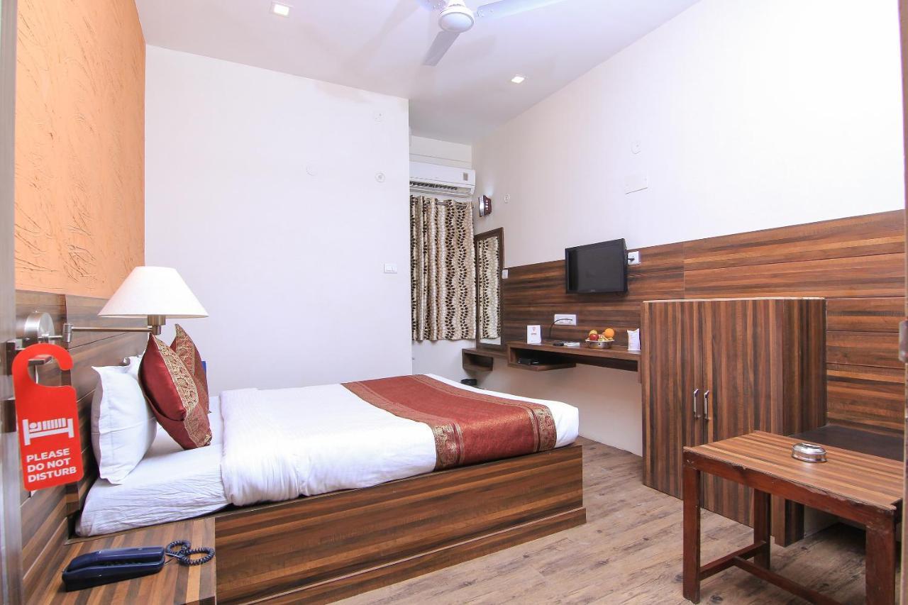 Hotel R B International Varanasi Eksteriør billede
