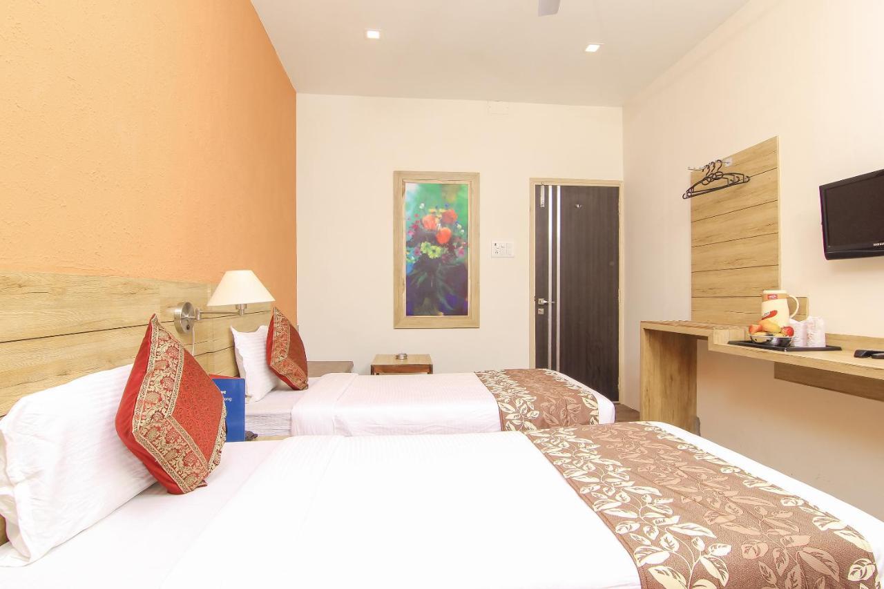 Hotel R B International Varanasi Eksteriør billede