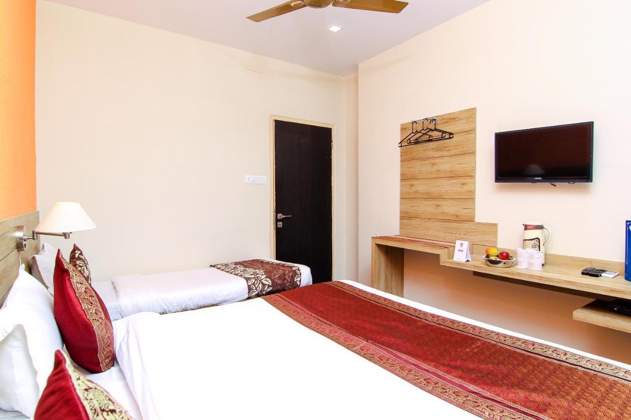 Hotel R B International Varanasi Eksteriør billede