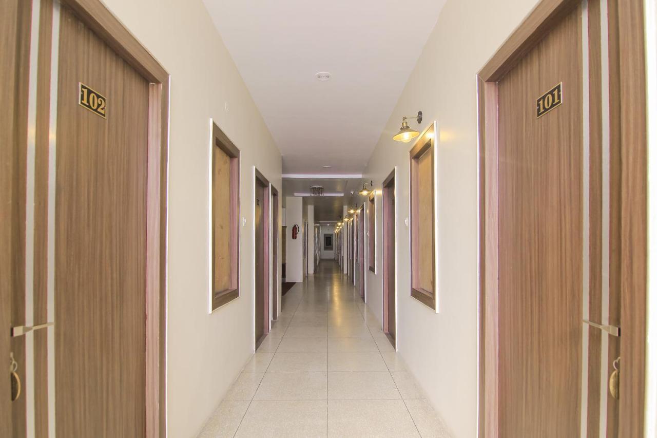 Hotel R B International Varanasi Eksteriør billede